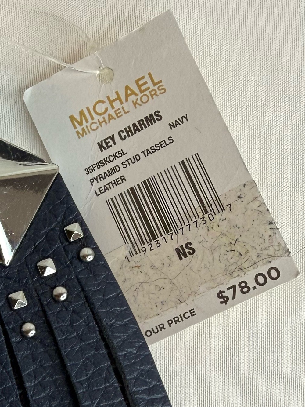 MICHAEL MICHAEL KORS KEY CHARM PYRAMID STUD TASSELS LEATHER - Picture 6 of 6